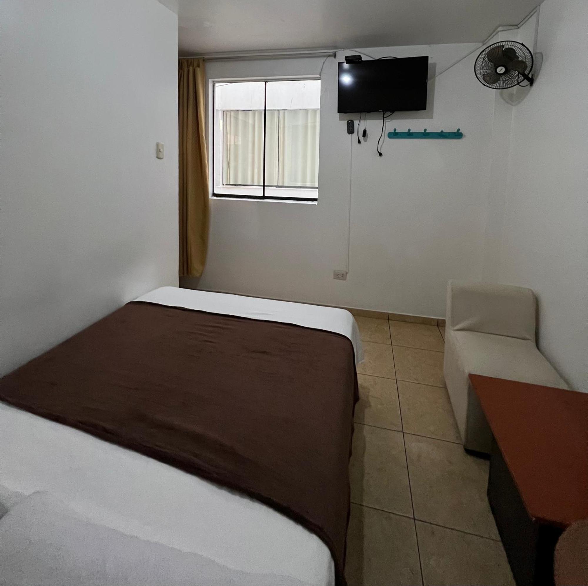Hospedaje Senegal Cerca Al Aeropuerto Lima Bagian luar foto